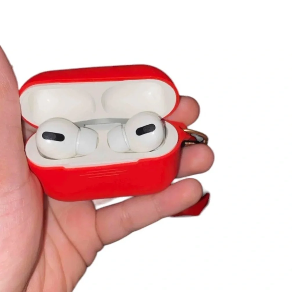 NWT Valentine’s Case with Heart Charm for AirPods Pro